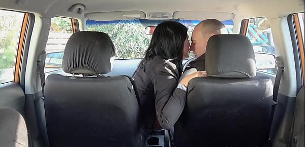  Guy bangs pierced cunt examiner in car